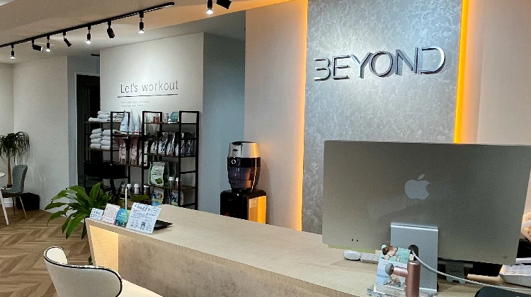 BEYOND江坂店の店舗写真
