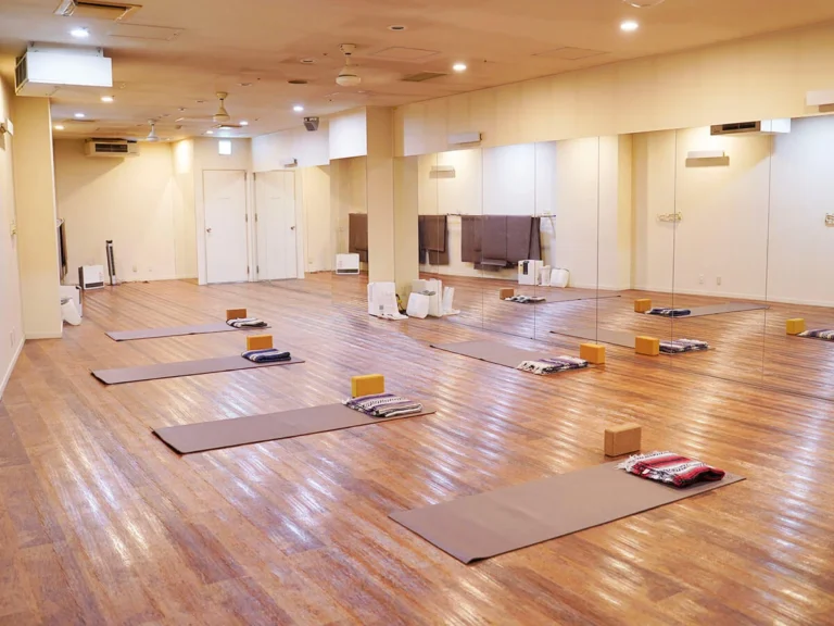 zen place ヨガ mix 梅田B2階(常温・HOTヨガ)の店舗写真
