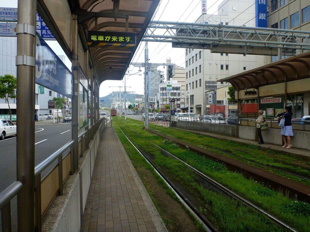 高知市のはりまや橋停留所