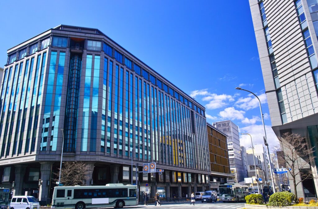 京都・四条烏丸の街並み