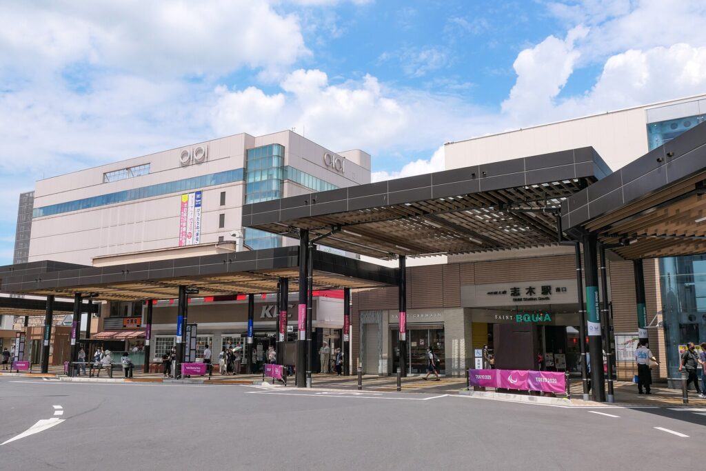 志木駅南口と駅前広場